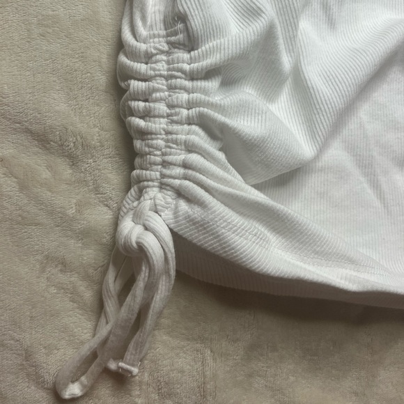 White Hollister Must Have Collection Tank With Ruched Sides - Picture 3 of 4